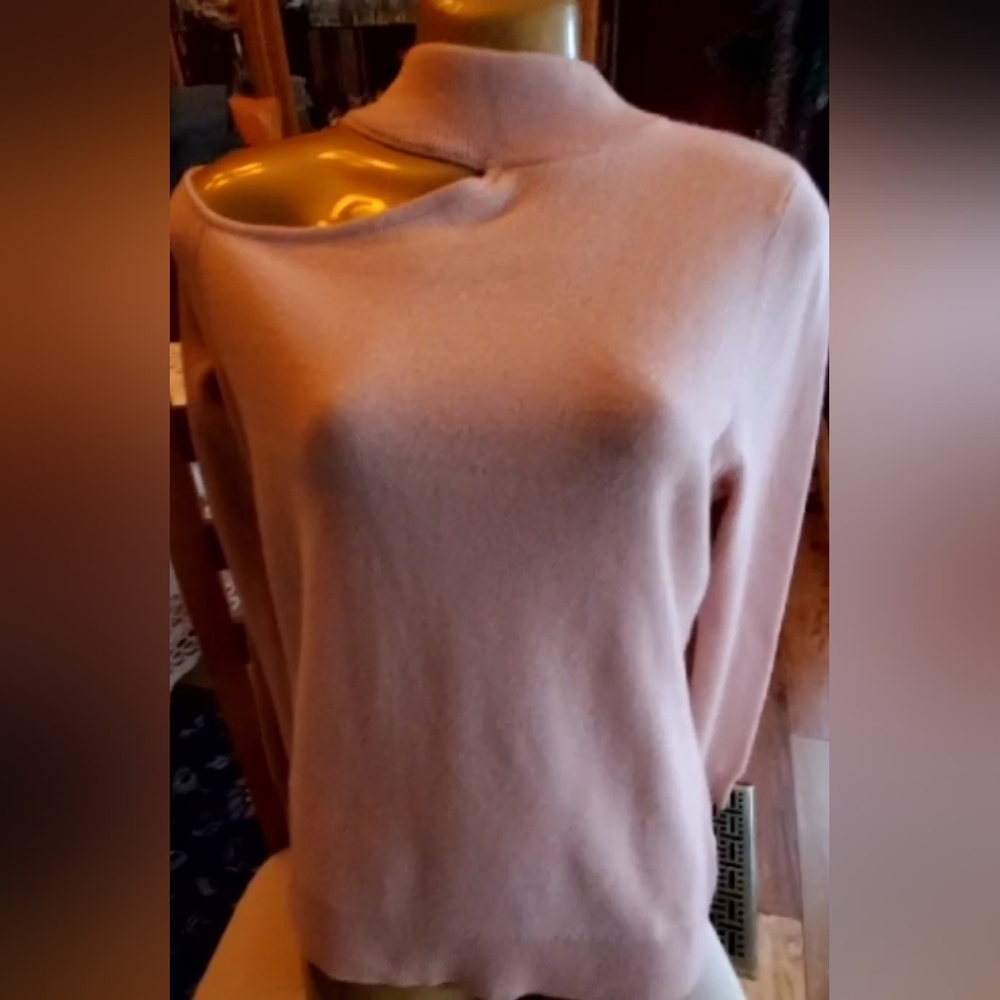 New 100 % cashmere sweater